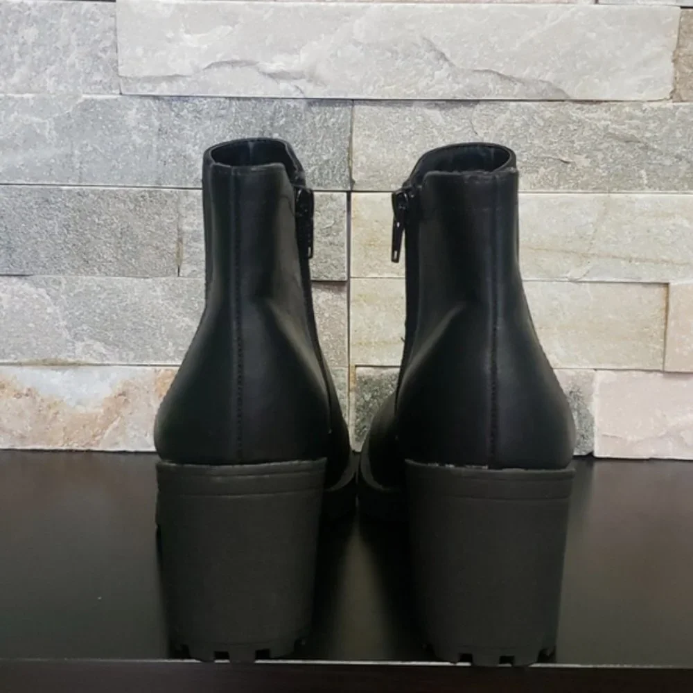 American Rag Women's Morghan Chelsea Boots - Picture 4 of 6